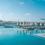 فندق Azur By St