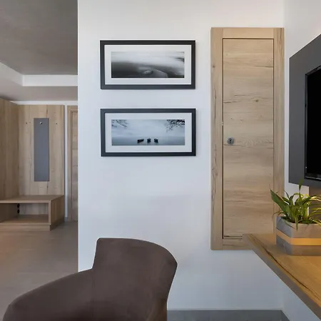 Hotel Azur By St